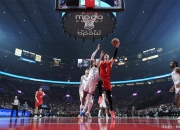 关于库里重返赛场，反败为胜首场状态出色，G2观众沸腾！的信息