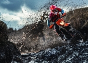 Ning重要时刻出色发挥，巴塞罗那带队取胜！赢得满堂喝彩